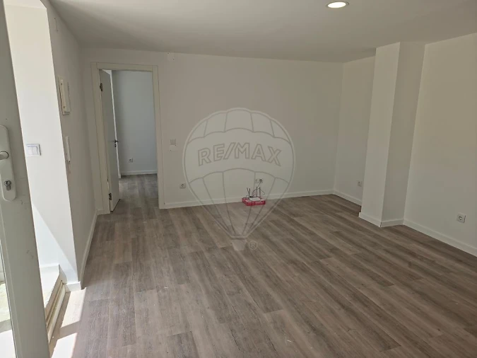 Apartamento T1 para Arrendamento em Queluz e Belas Foto 5