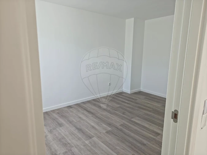 Apartamento T1 para Arrendamento em Queluz e Belas