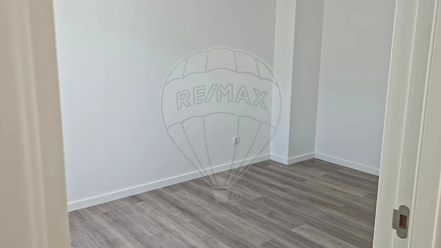 Apartamento T1 para Arrendamento em Queluz e Belas