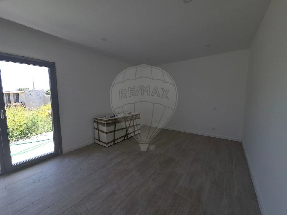 Moradia T3 para Venda em Salvaterra de Magos e Foros de Salvaterra Foto 1