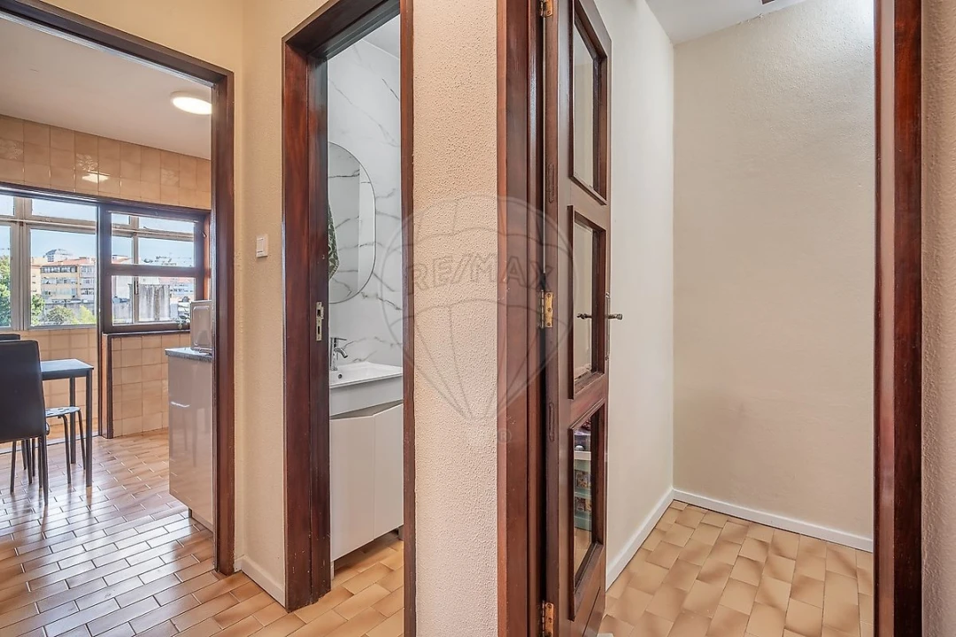 Apartamento T2 para Venda em Mafamude e Vilar do Paraíso Foto 10