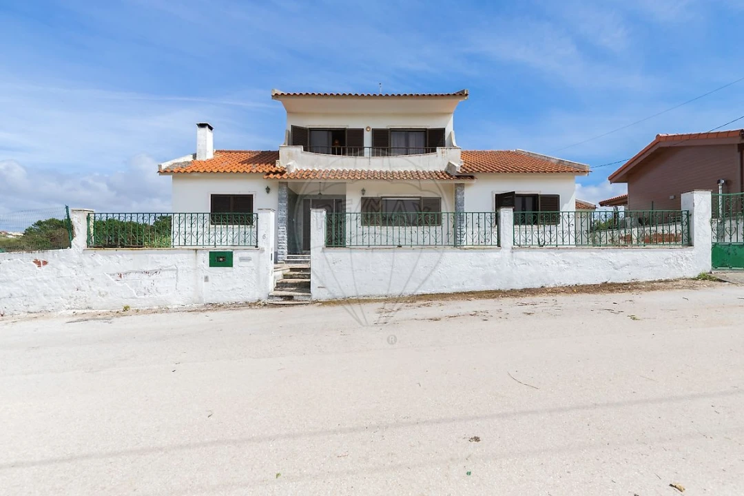 Moradia T5 para Venda em A dos Cunhados e Maceira Foto 4