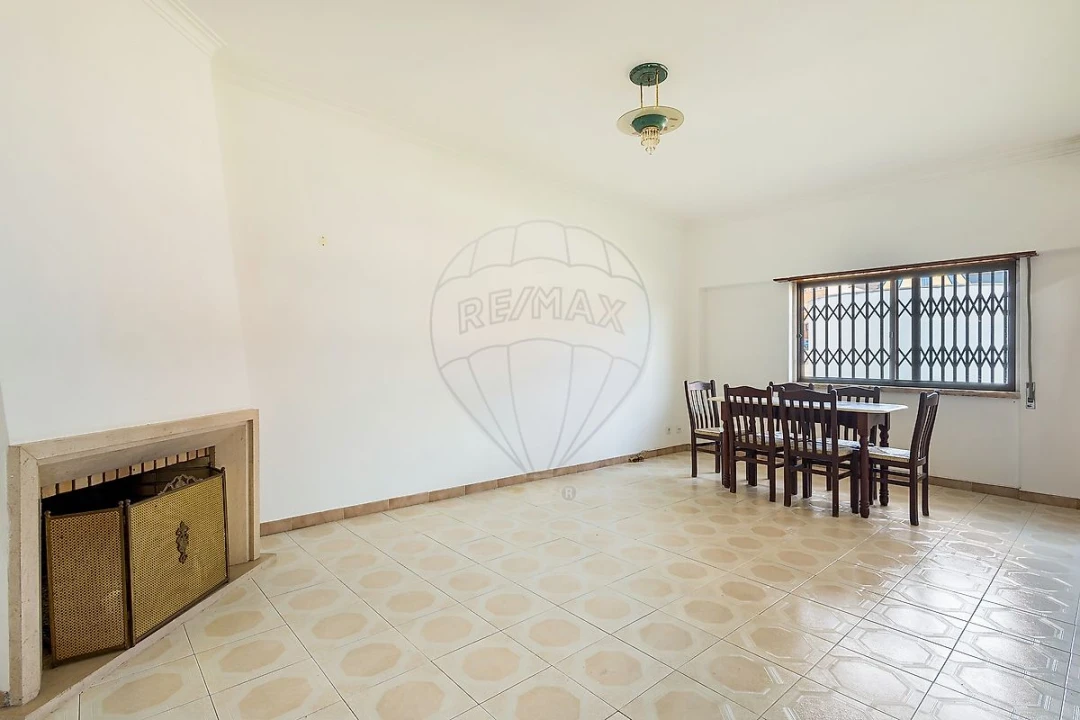Apartamento T3 para Venda em Vialonga Foto 1