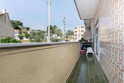 Apartamento T2 para Venda em Castanheira do Ribatejo e Cachoeiras