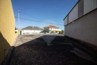 Armazém para Venda em Carregado e Cadafais