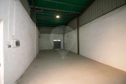 Armazém para Venda em Carregado e Cadafais