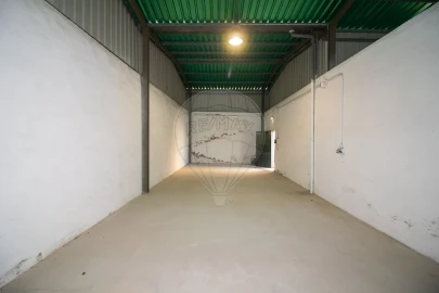 Armazém para Venda em Carregado e Cadafais