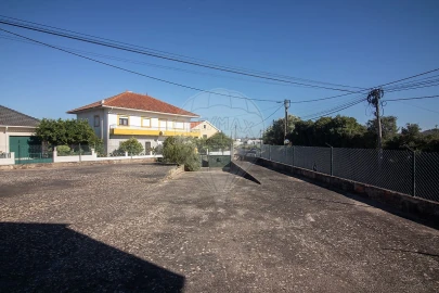 Armazém para Venda em Carregado e Cadafais