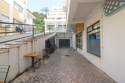 Armazém para Venda em Alenquer (Santo Estêvão e Triana)