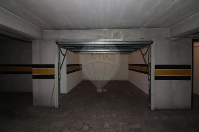 Armazém para Venda em Alenquer (Santo Estêvão e Triana)