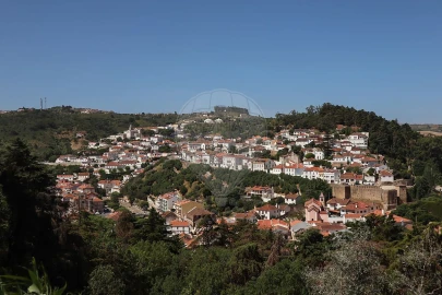 Armazém para Venda em Alenquer (Santo Estêvão e Triana)