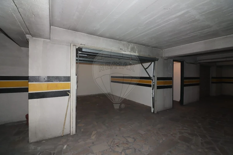 Armazém para Venda em Alenquer (Santo Estêvão e Triana) Foto 7
