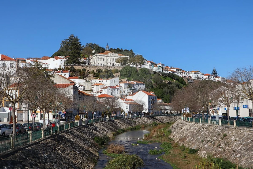 Armazém para Venda em Alenquer (Santo Estêvão e Triana) Foto 4