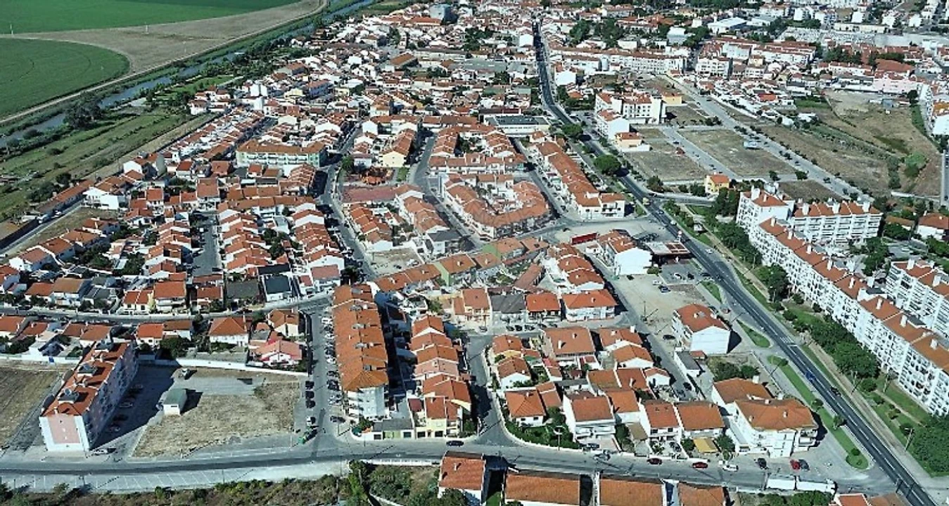 Terreno para Venda em Samora Correia Foto 3