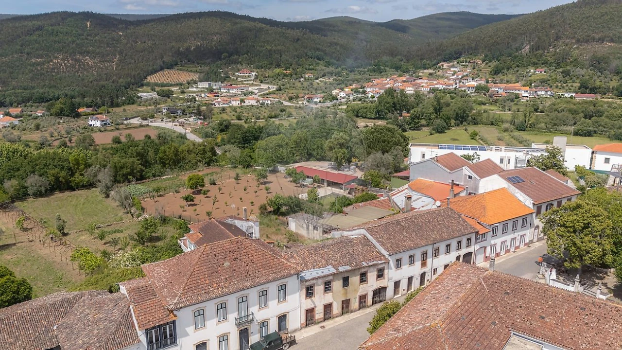 Moradia T4 para Venda em Vila Nova do Ceira Foto 13