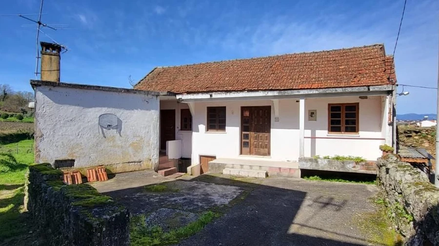 Moradia T2 para Venda em Pinheiro de Azere