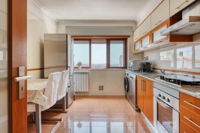 Apartamento T1 para Venda em Ramada e Caneças