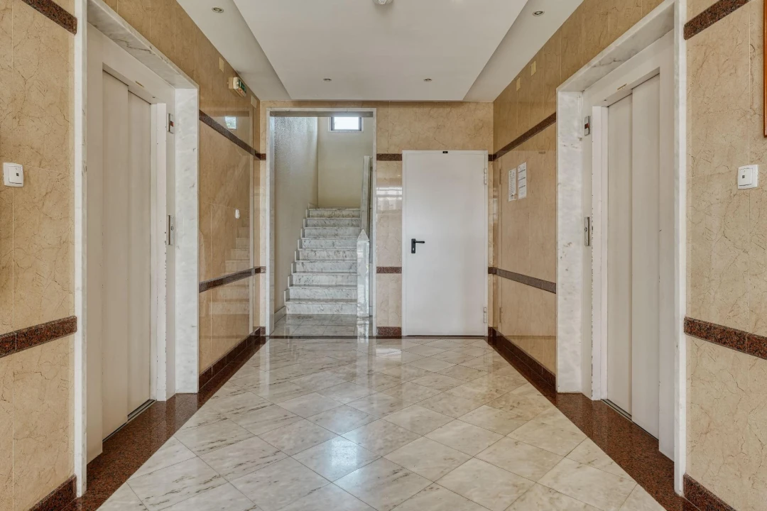 Apartamento T1 para Venda em Ramada e Caneças Foto 17