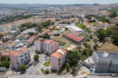 Apartamento T1 para Venda em Ramada e Caneças