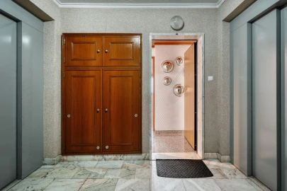 Apartamento T1 para Venda em Ramada e Caneças