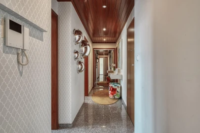 Apartamento T1 para Venda em Ramada e Caneças