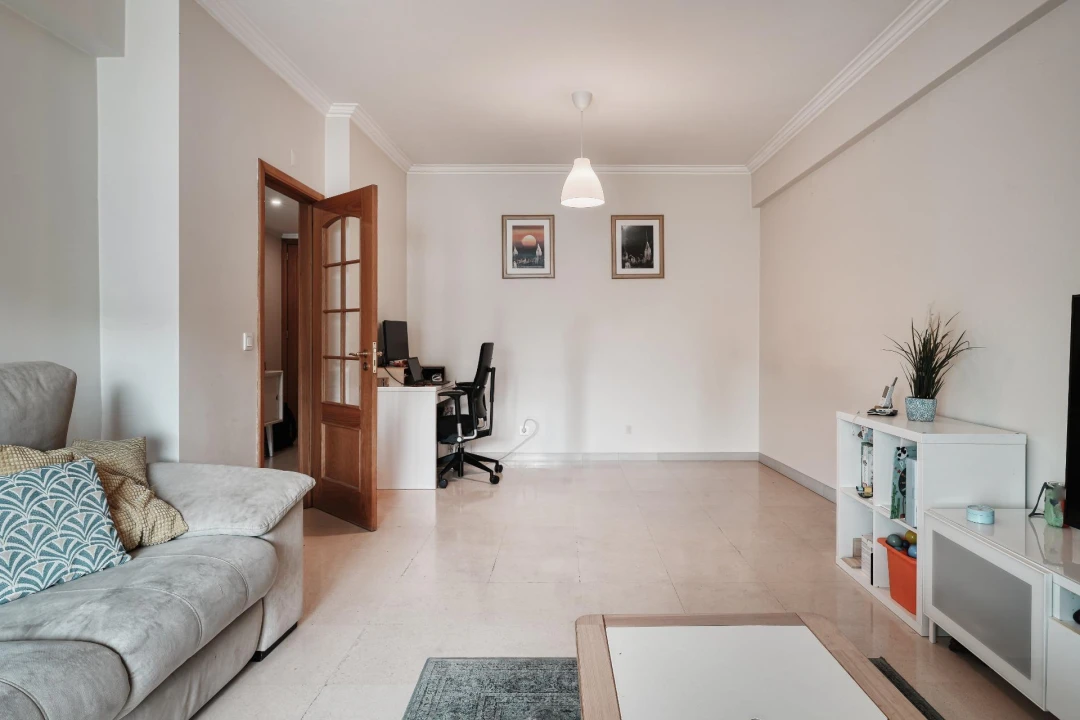Apartamento T2 para Venda em Lumiar Foto 3