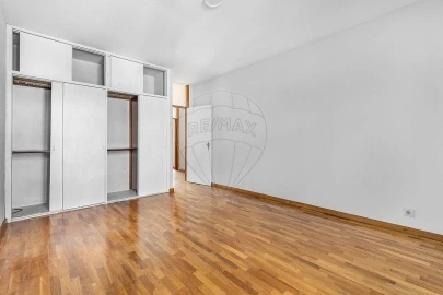 Moradia T4 para Venda em Ferreiros e Gondizalves