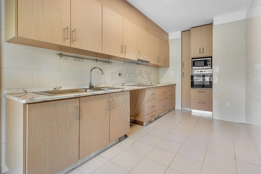 Apartamento T3 para Venda em Fonte Arcada e Oliveira Foto 11