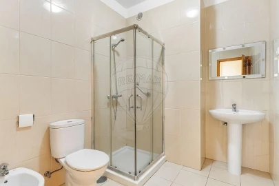 Apartamento T3 para Venda em Fonte Arcada e Oliveira