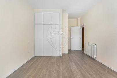 Apartamento T3 para Venda em Fonte Arcada e Oliveira