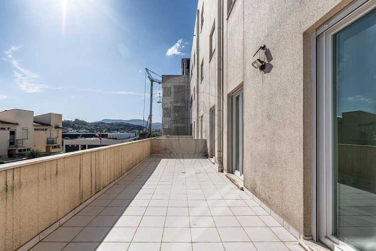 Apartamento T3 para Venda em Fonte Arcada e Oliveira Foto 10