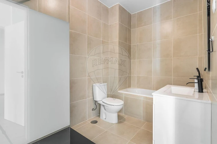 Apartamento T3 para Venda em Fonte Arcada e Oliveira Foto 18