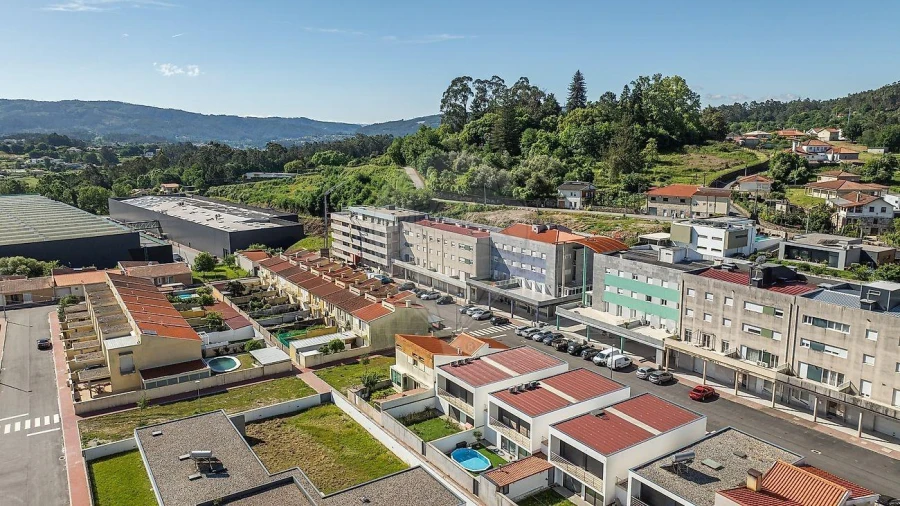 Apartamento T3 para Venda em Fonte Arcada e Oliveira Foto 28