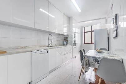 Apartamento T3 para Venda em Vila Verde e Barbudo