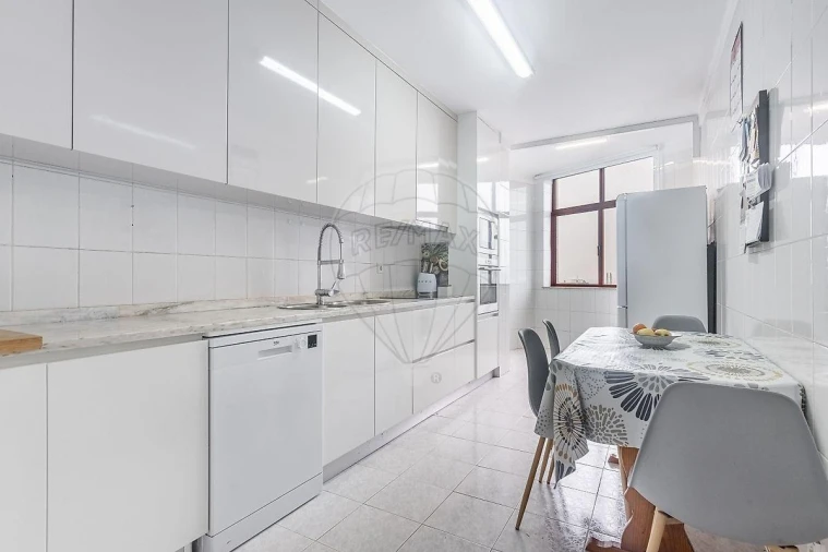Apartamento T3 para Venda em Vila Verde e Barbudo Foto 6