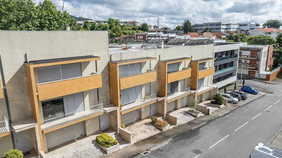 Moradia T3 para Venda em Azurem Foto 5