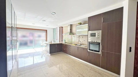 Apartamento T4 para Venda em Póvoa de Varzim, Beiriz e Argivai