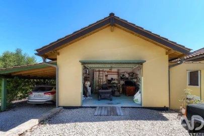 Moradia T4 para Venda em Santa Barbara de Nexe