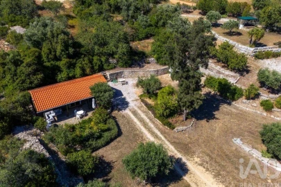 Moradia T4 para Venda em Santa Barbara de Nexe