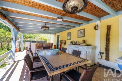 Moradia T4 para Venda em Santa Barbara de Nexe