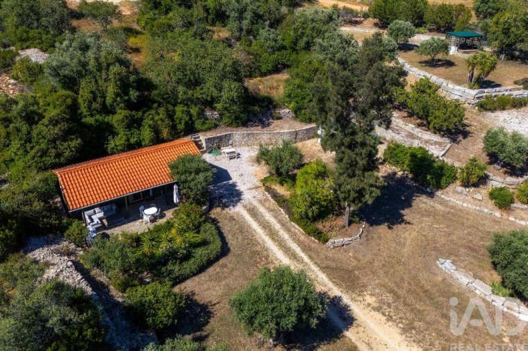 Moradia T4 para Venda em Santa Barbara de Nexe Foto 31