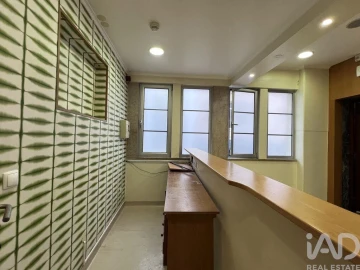 Loja para Arrendamento em Santa Maria, São Pedro e Matacães