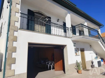 Moradia T4 para Venda em Freixo de Espada a Cinta e Mazouco