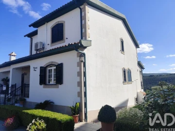 Moradia T4 para Venda em Freixo de Espada a Cinta e Mazouco