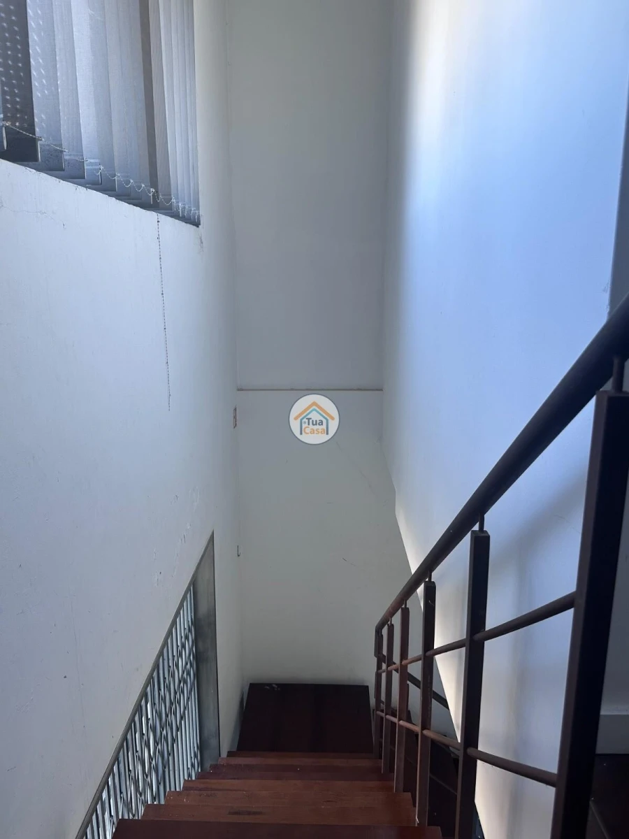 Loja para Arrendamento em Mafamude e Vilar do Paraíso Foto 4