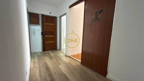 Apartamento T1 para Venda em Oeiras e São Julião da Barra, Paço de Arcos e Caxias