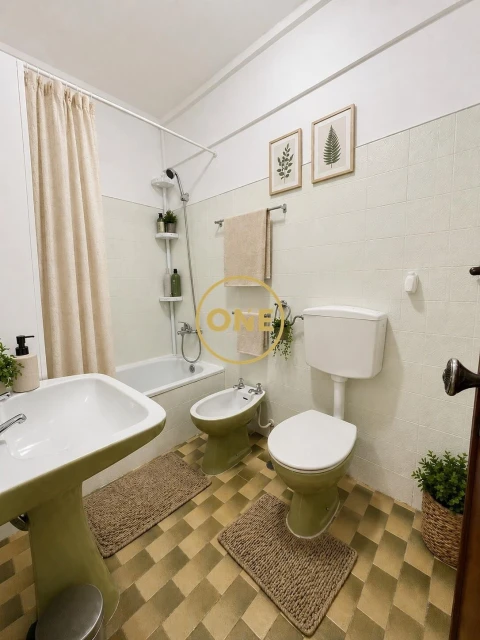 Apartamento T1 para Venda em Oeiras e São Julião da Barra, Paço de Arcos e Caxias