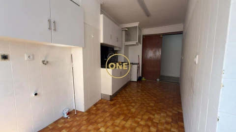 Apartamento T1 para Venda em Oeiras e São Julião da Barra, Paço de Arcos e Caxias