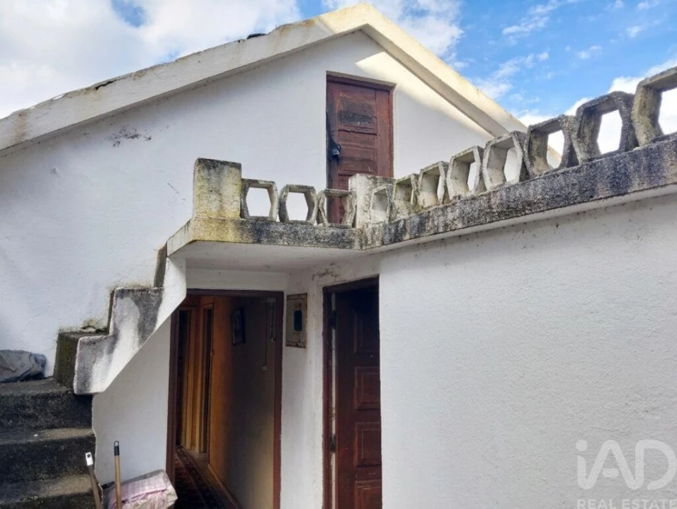 Moradia T2 para Venda em Unhais-O-Velho Foto 4