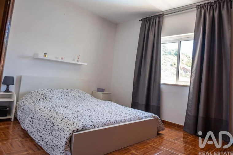 Moradia T4 para Venda em Alte Foto 11